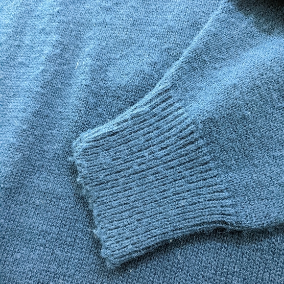 Picket and Post Sweater Women's Size Medium Blue Pullover USA Made VTG. - Picture 2 of 7